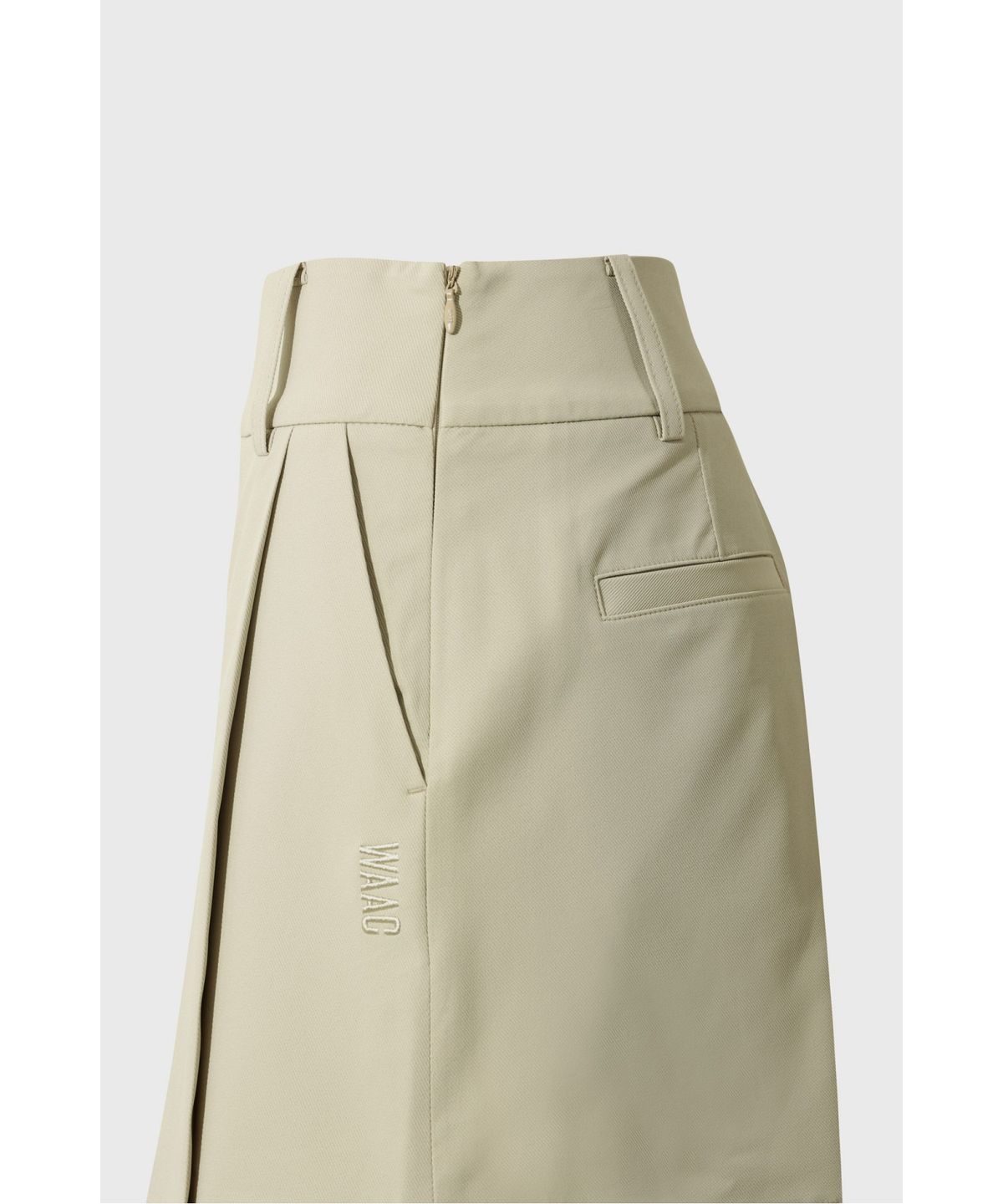 왁(WAAC) Women Soft short bermuda pants WWPNM26901BEX