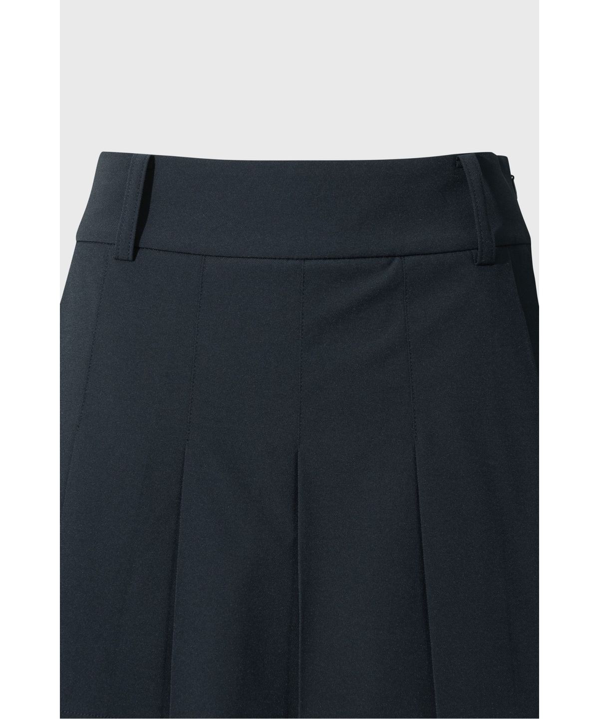 왁(WAAC) Women Soft short bermuda pants WWPNM26901NYD