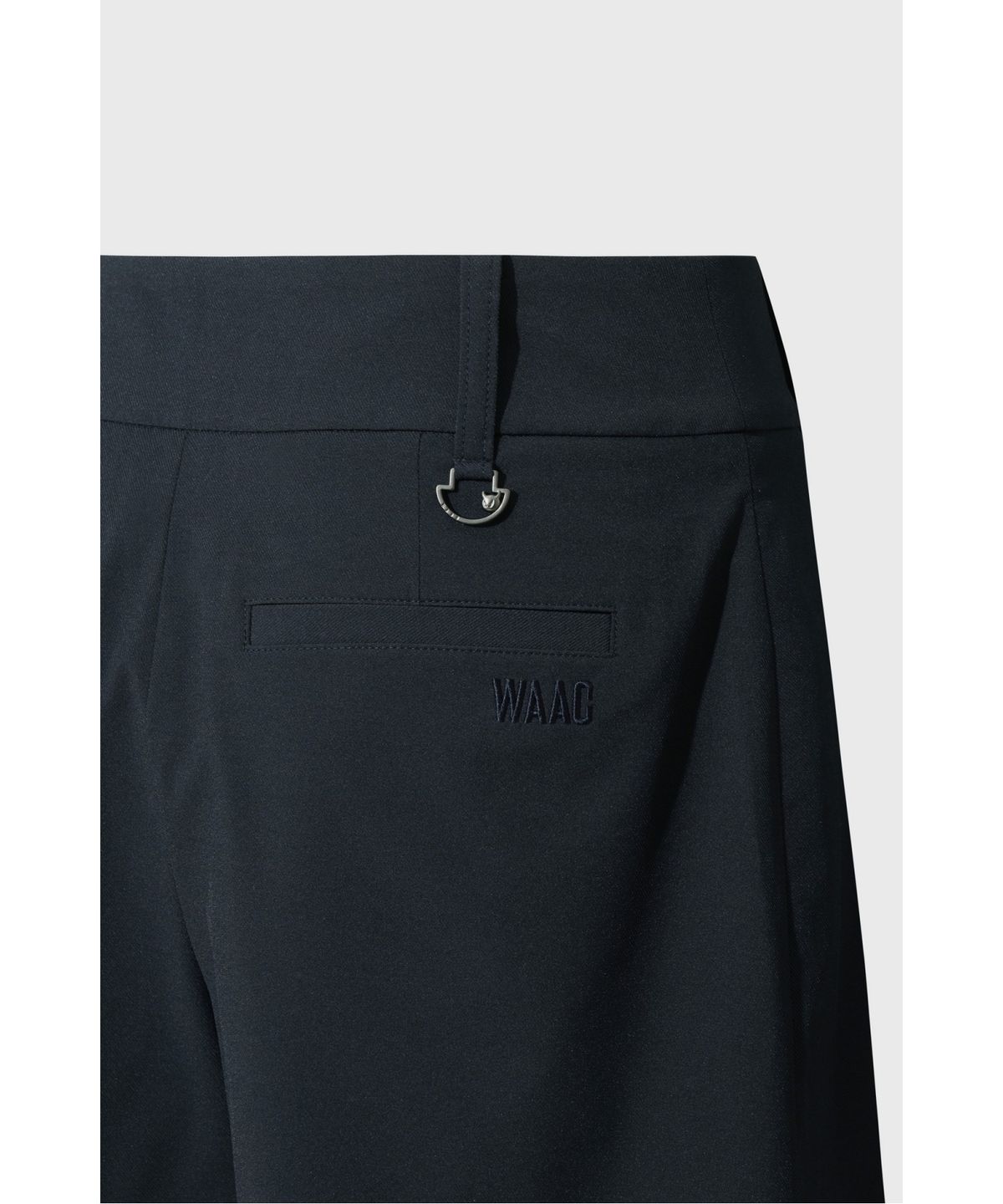 왁(WAAC) Women Soft short bermuda pants WWPNM26901NYD