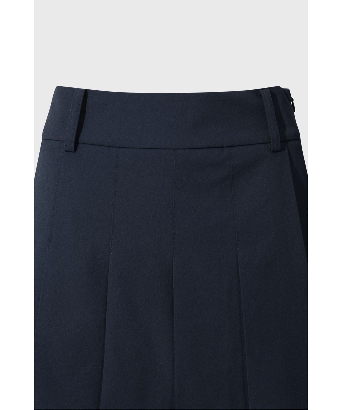 왁(WAAC) Women Soft short bermuda pants WWPNM26901NYX