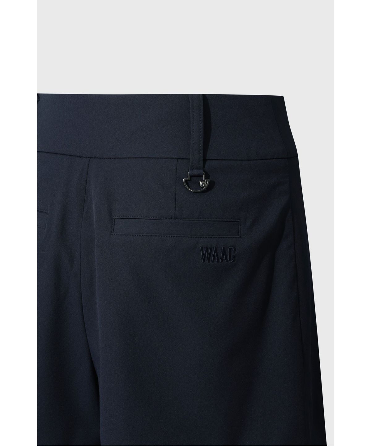 왁(WAAC) Women Soft short bermuda pants WWPNM26901NYX