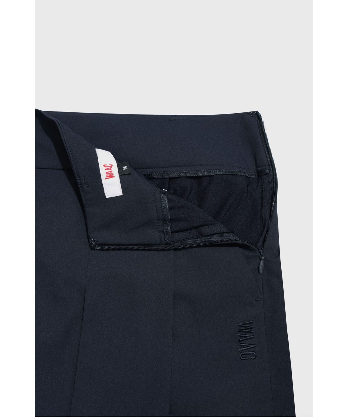 왁(WAAC) Women Soft short bermuda pants WWPNM26901NYX