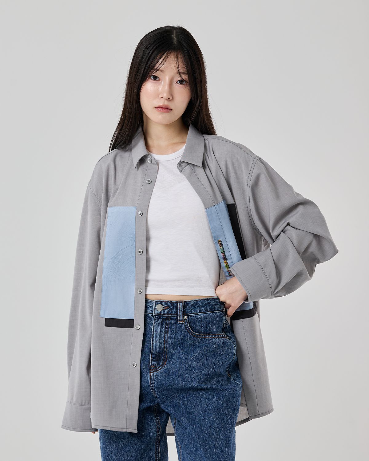 와이쏘씨리얼즈(WHYSOCEREALZ) 틈 사이 블루빛 셔츠