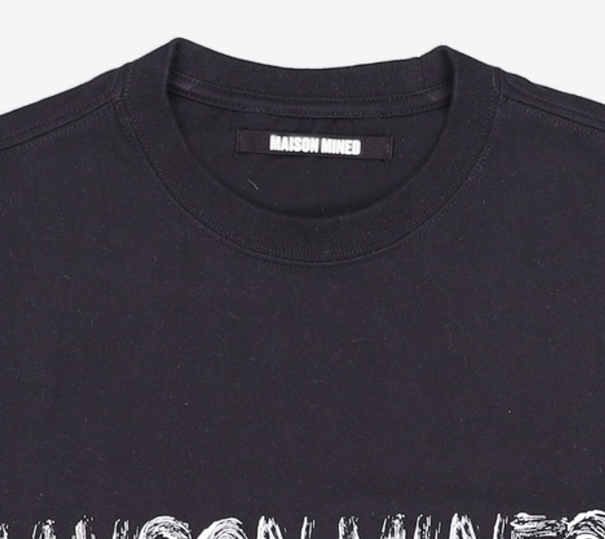 메종미네드(MAISON MINED) TIMBER HALF T BLACK