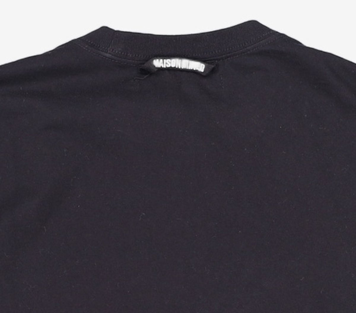 메종미네드(MAISON MINED) TIMBER HALF T BLACK