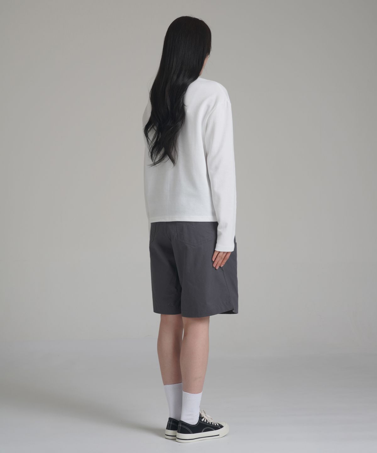 노밍(NOMING) 치노 원턱 포켓 와이드 버뮤다 쇼츠 - 차콜
