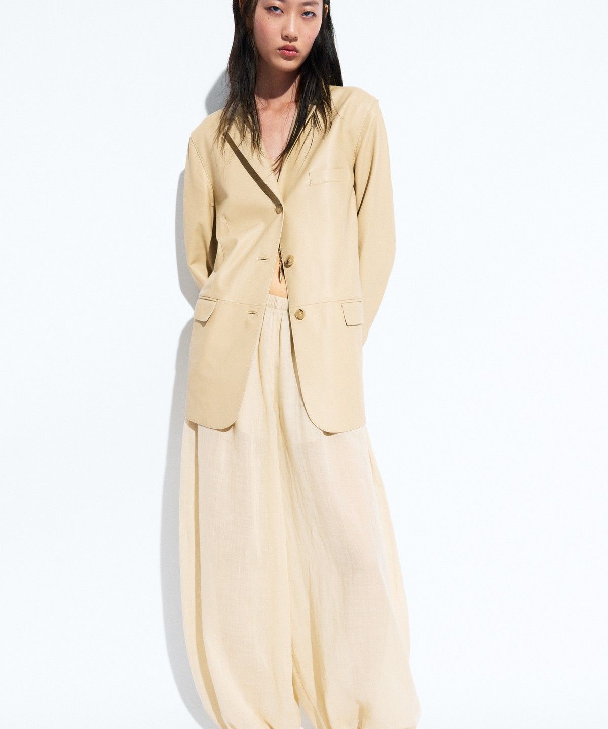 마시모두띠(MASSIMO DUTTI) 나파 가죽 블레이저