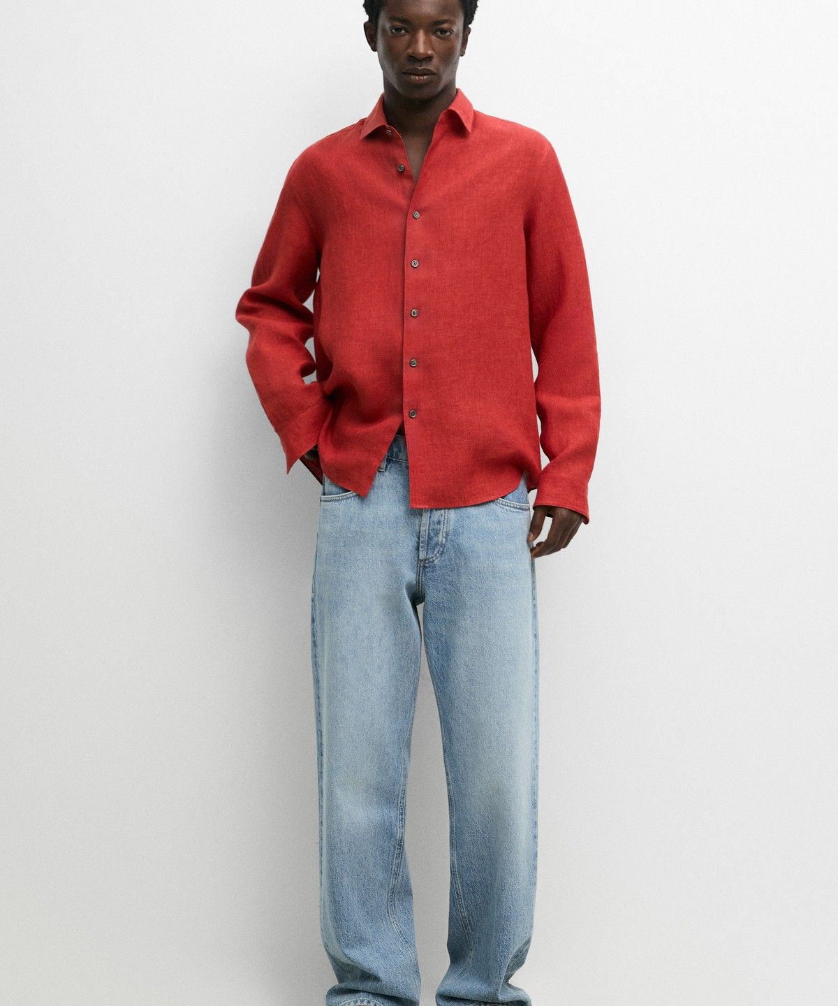 마시모두띠(MASSIMO DUTTI) 레귤러 핏 워시드 100% 린넨 셔츠