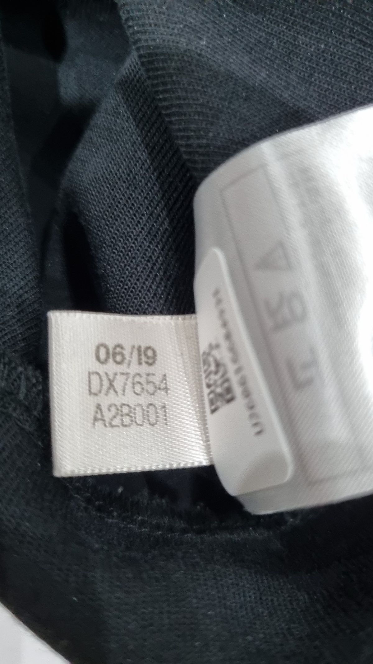 아디다스(ADIDAS) M 머스트해브 3S 크루티 - 블랙:화이트 / DX7654 M