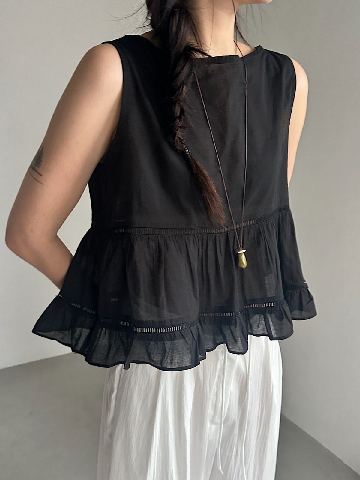 아포엠(APOEM) Romantic Frill Blouse (2C)