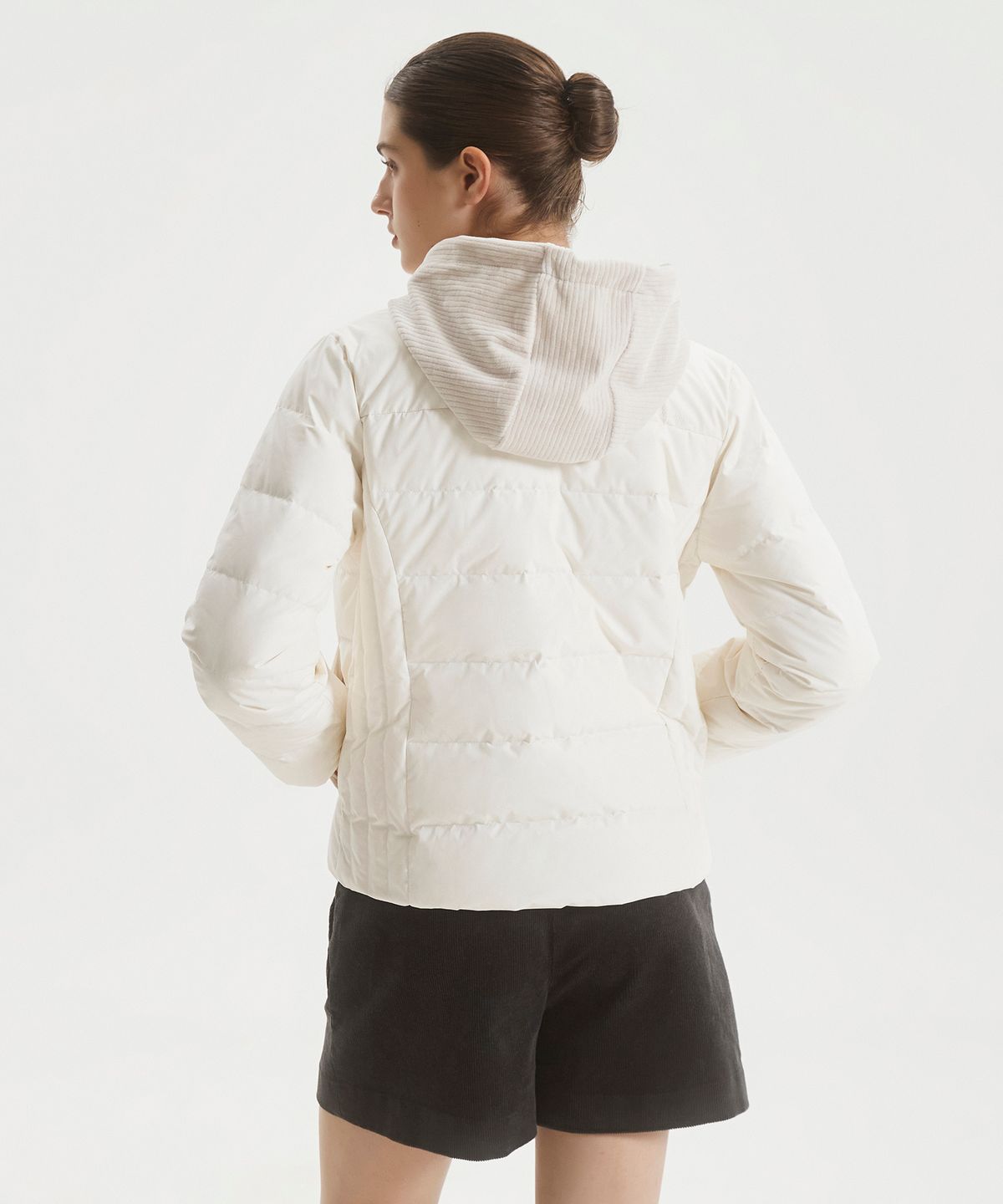 뉴발란스(NEW BALANCE) NBNPF4W022 / WOMEN 액티브 라이트 다운 (IVORY)