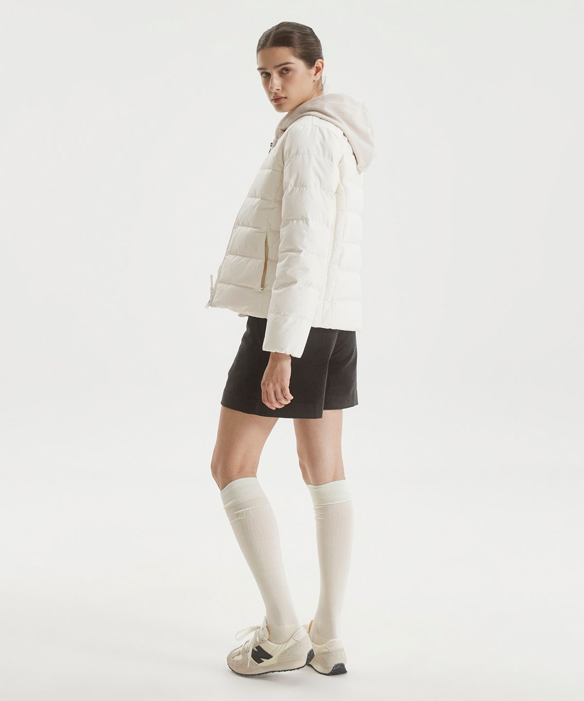 뉴발란스(NEW BALANCE) NBNPF4W022 / WOMEN 액티브 라이트 다운 (IVORY)