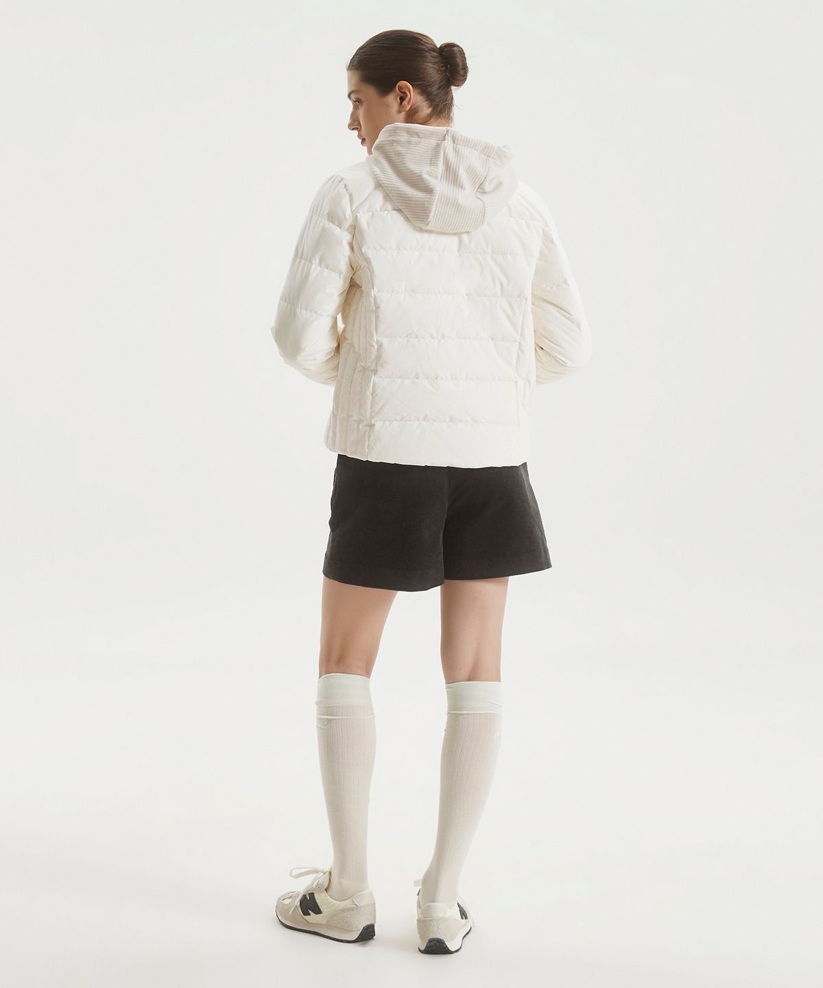 뉴발란스(NEW BALANCE) NBNPF4W022 / WOMEN 액티브 라이트 다운 (IVORY)