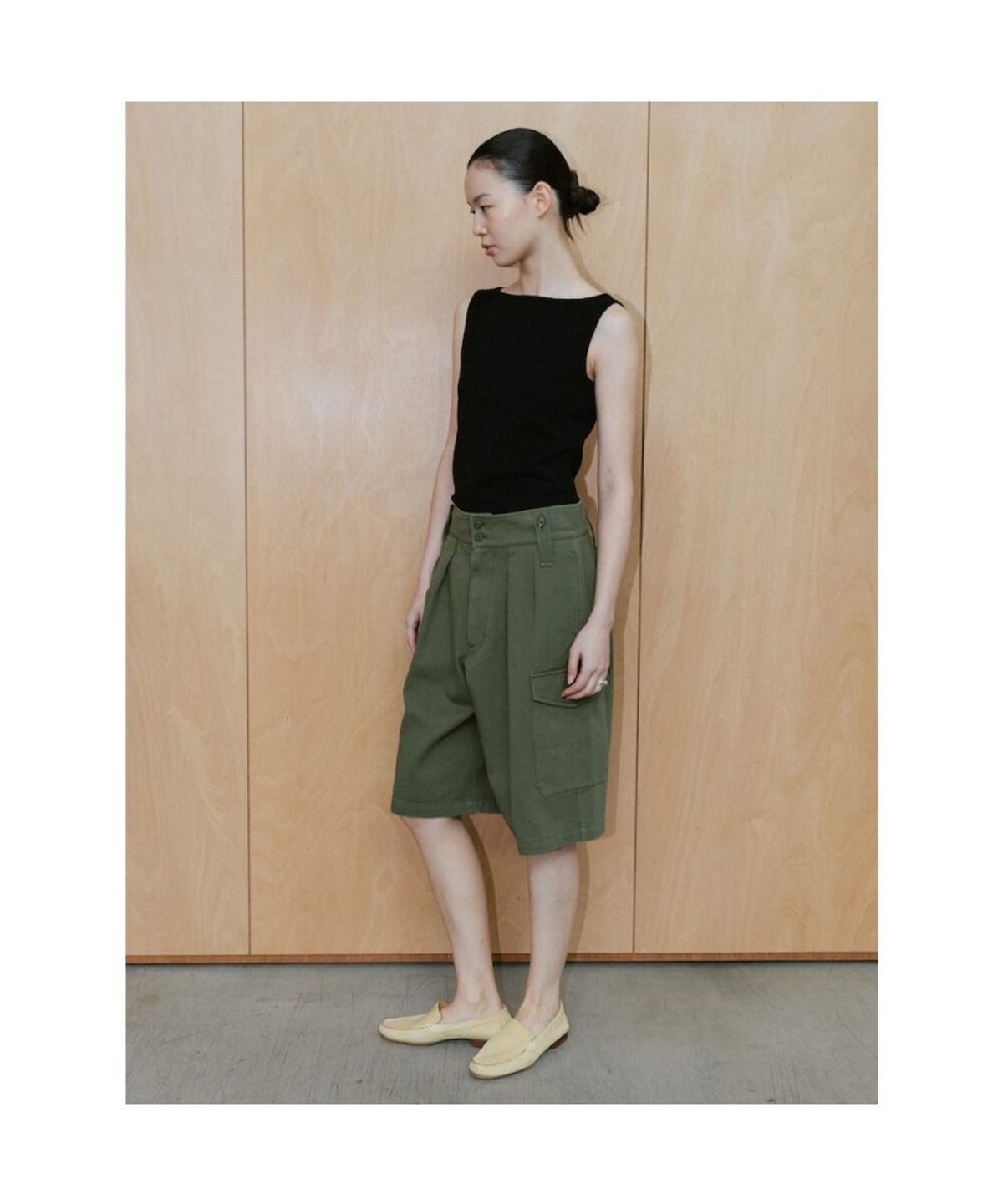 디애퍼처(THE APERTURE) Avis Slveeless Top  Black (TA6442A085)