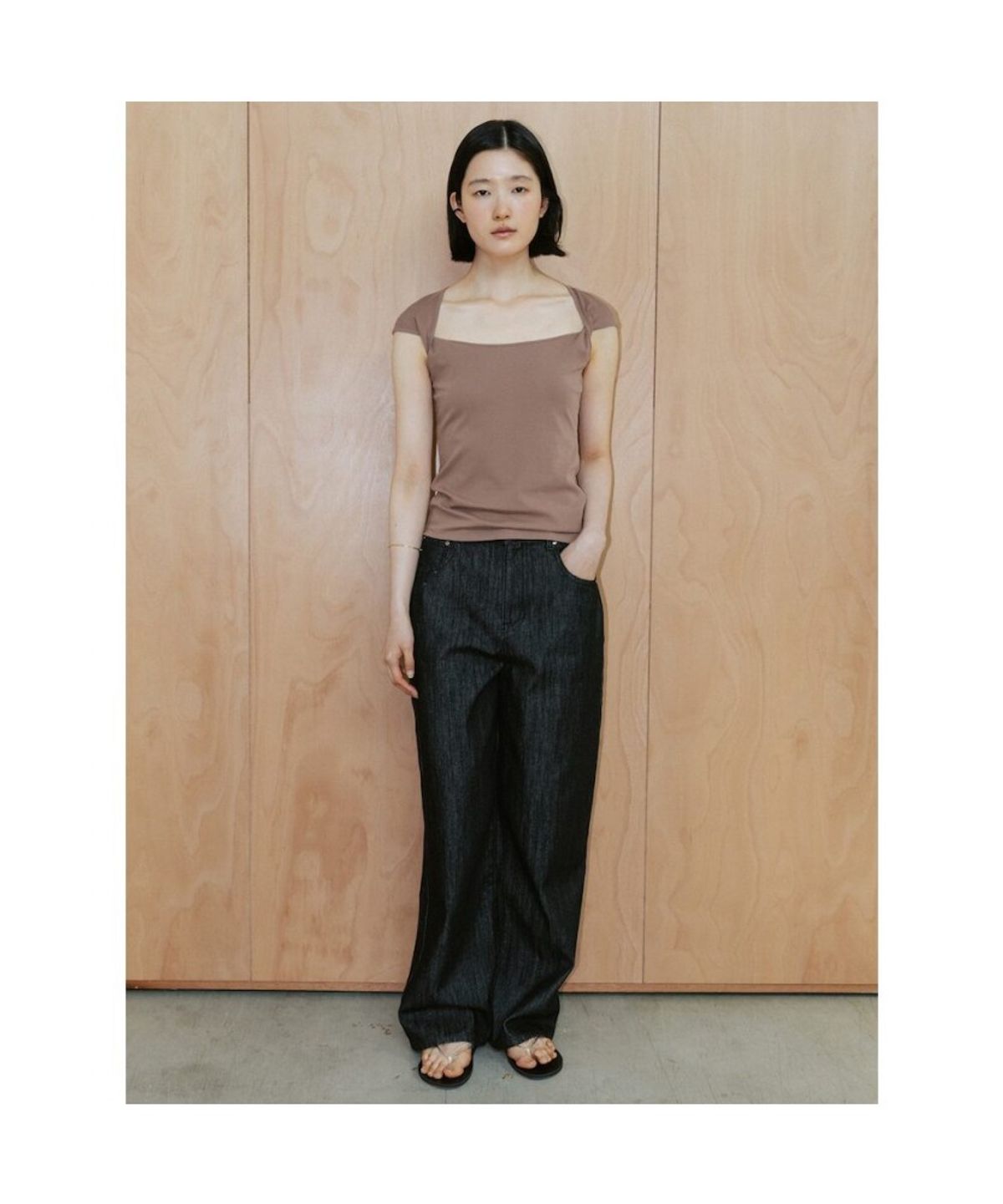 디애퍼처(THE APERTURE) Kyle TShirt  Brown (TA6742A04D)