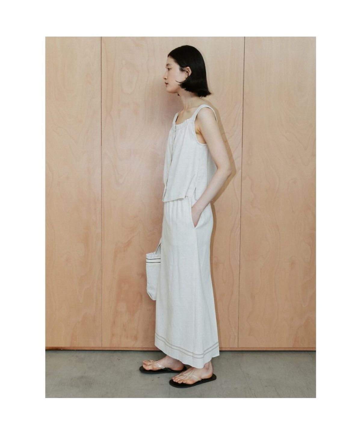 디애퍼처(THE APERTURE) Loic Sleeveless Top  Ivory (TA6465A040)