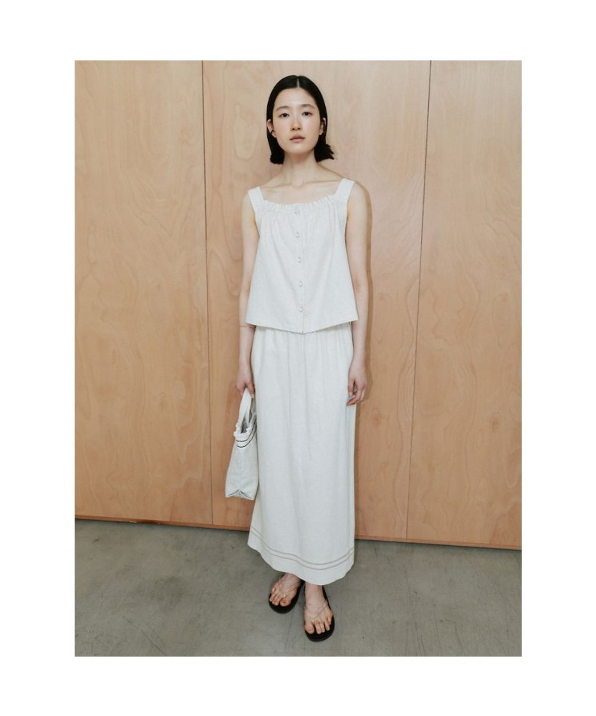 디애퍼처(THE APERTURE) Loic Sleeveless Top  Ivory (TA6465A040)