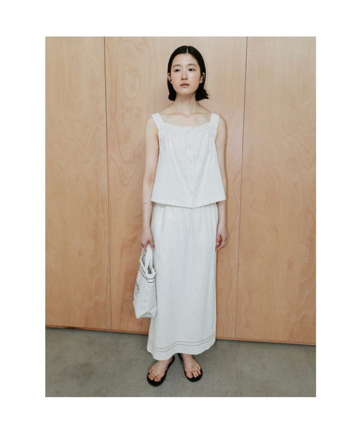 디애퍼처(THE APERTURE) Loic Sleeveless Top  Ivory (TA6465A040)
