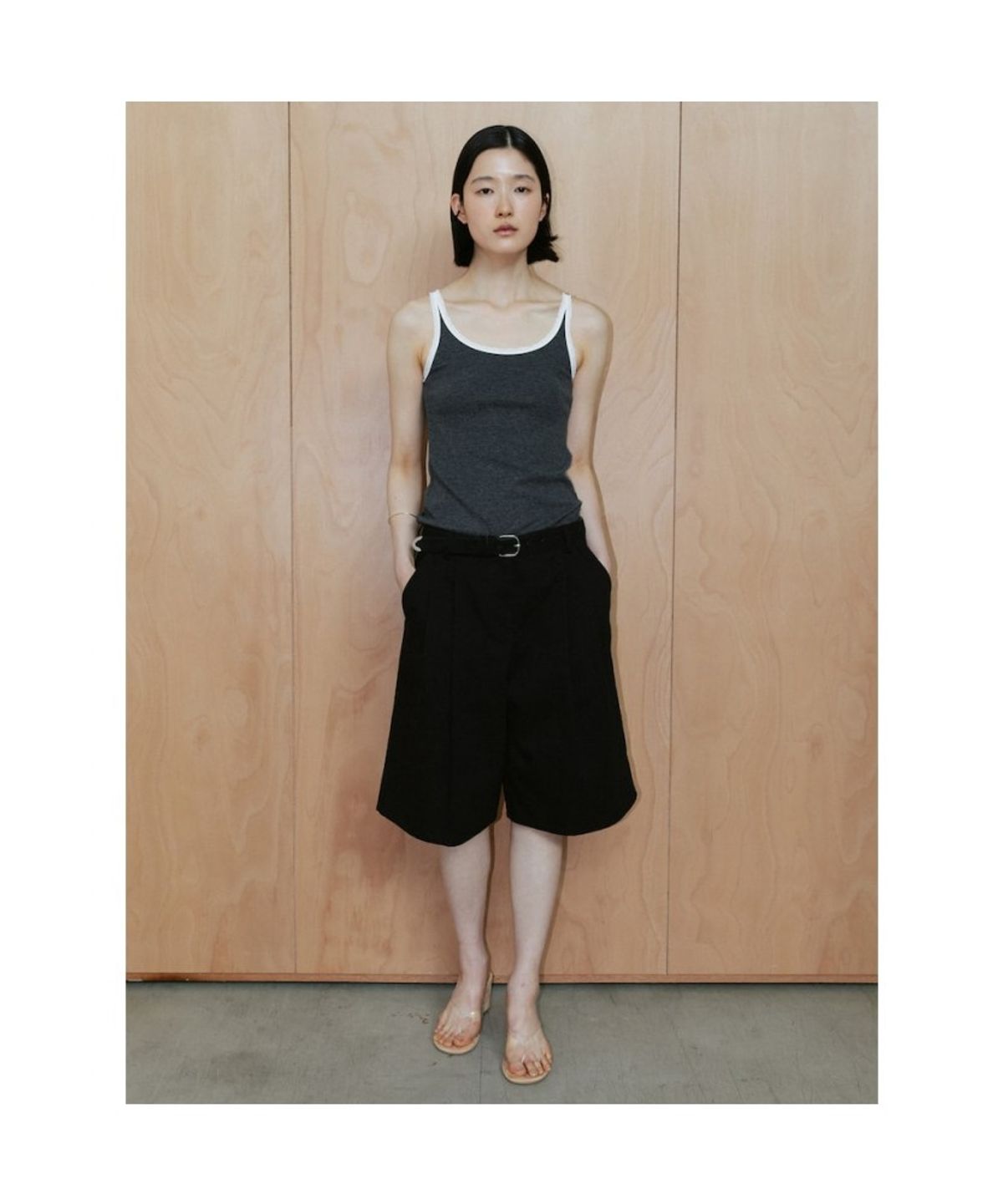 디애퍼처(THE APERTURE) Classic Bermuda Pants  Black (TA6425A025)