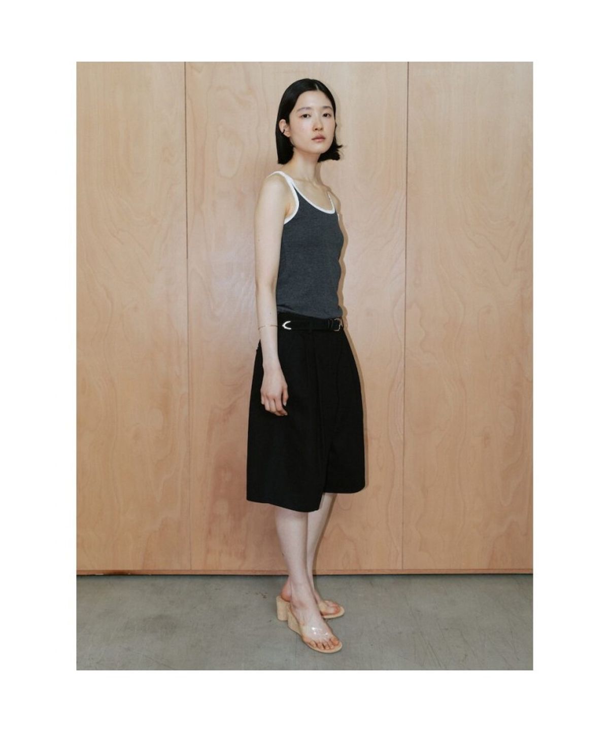 디애퍼처(THE APERTURE) Classic Bermuda Pants  Black (TA6425A025)
