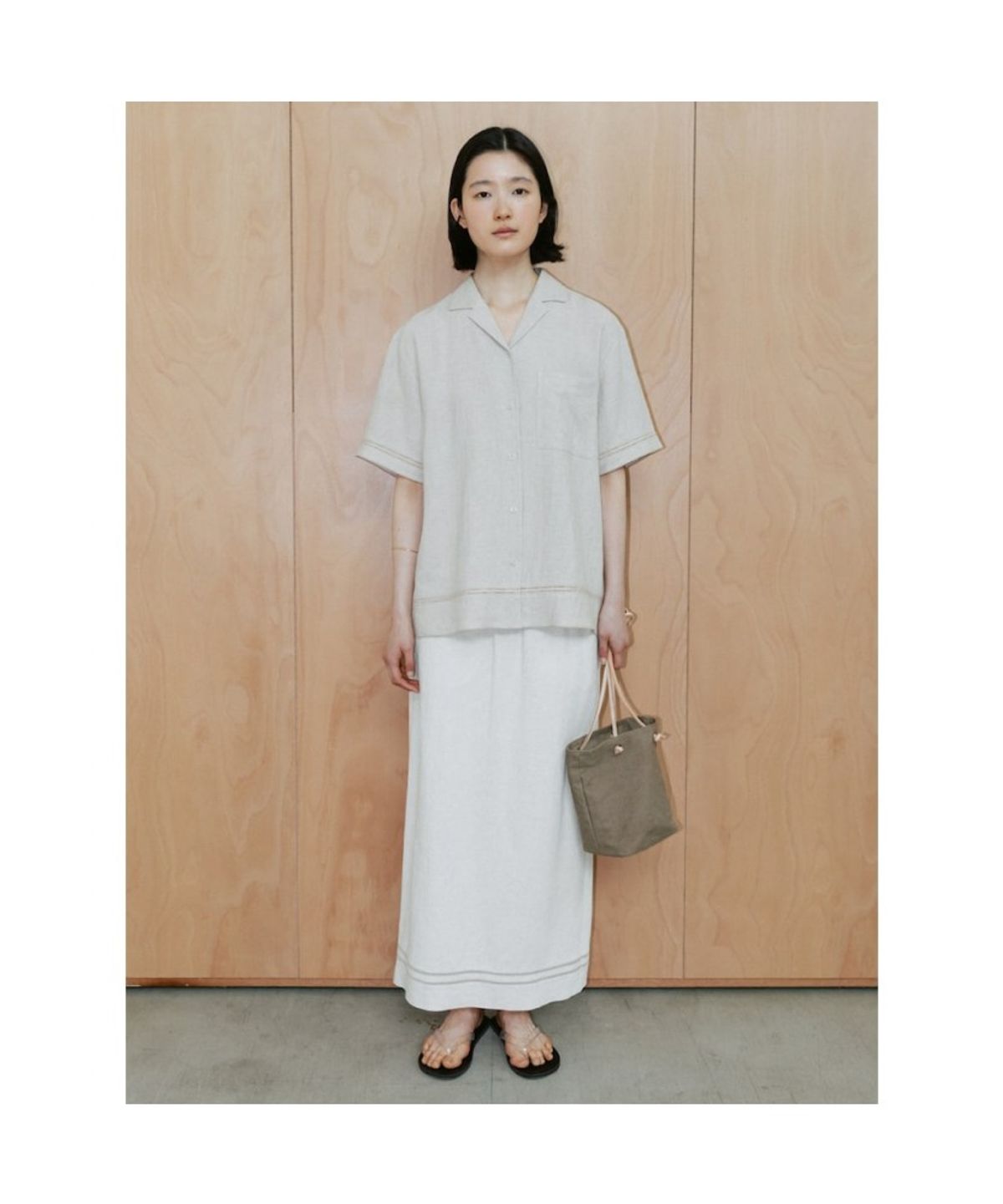 디애퍼처(THE APERTURE) Loic H Line Skirt  Ivory (TA6427A040)