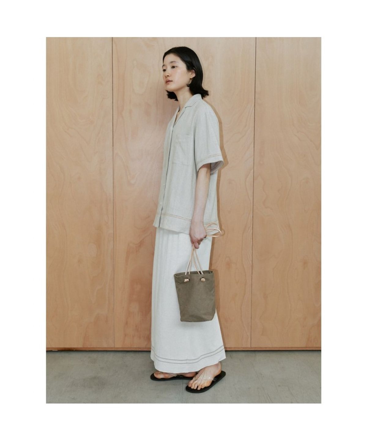디애퍼처(THE APERTURE) Loic H Line Skirt  Ivory (TA6427A040)