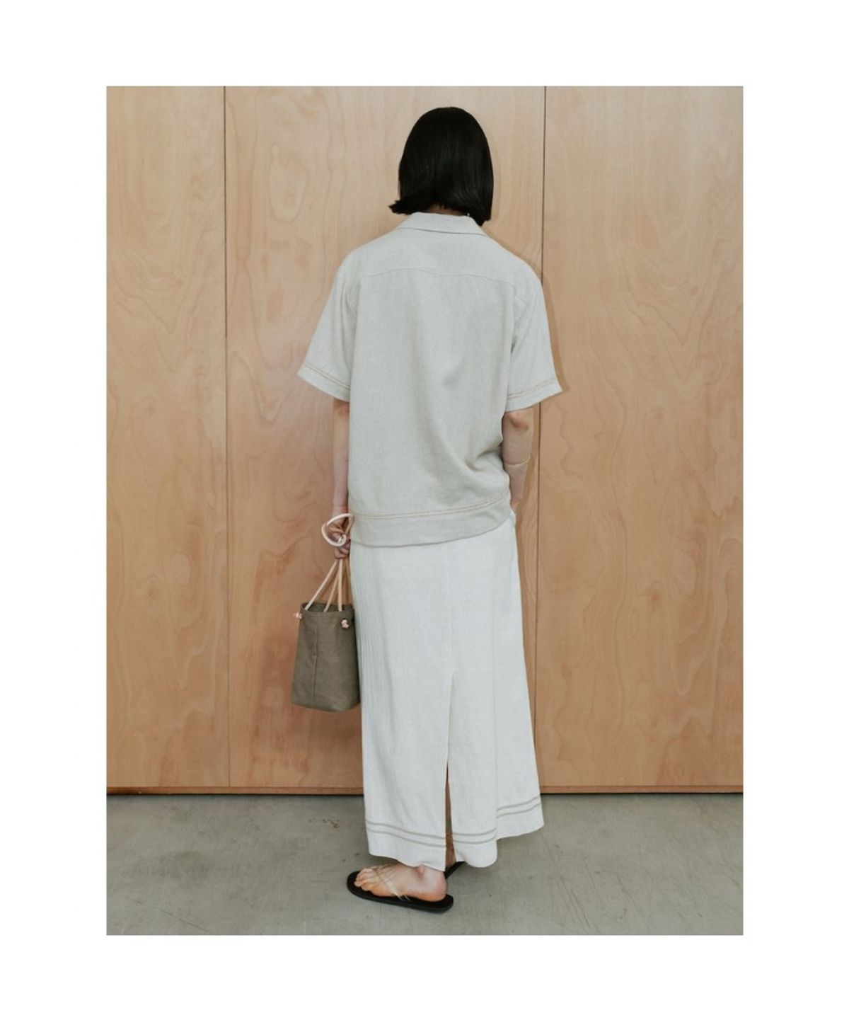 디애퍼처(THE APERTURE) Loic H Line Skirt  Ivory (TA6427A040)