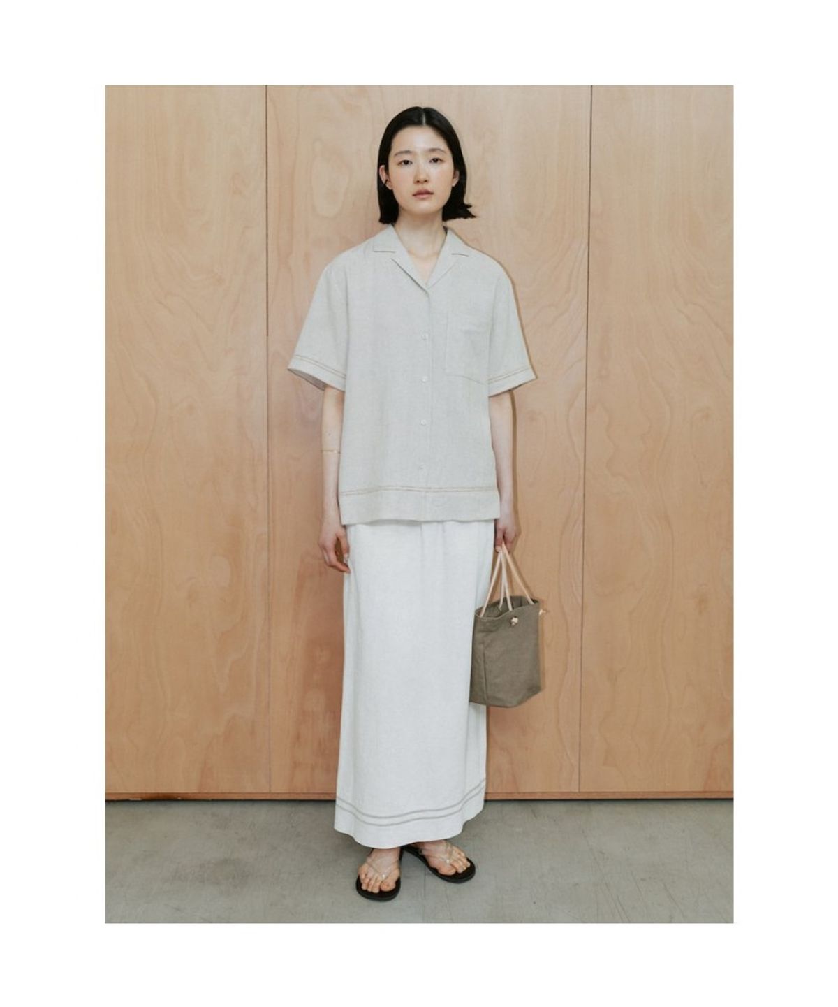 디애퍼처(THE APERTURE) Loic H Line Skirt  Ivory (TA6427A040)