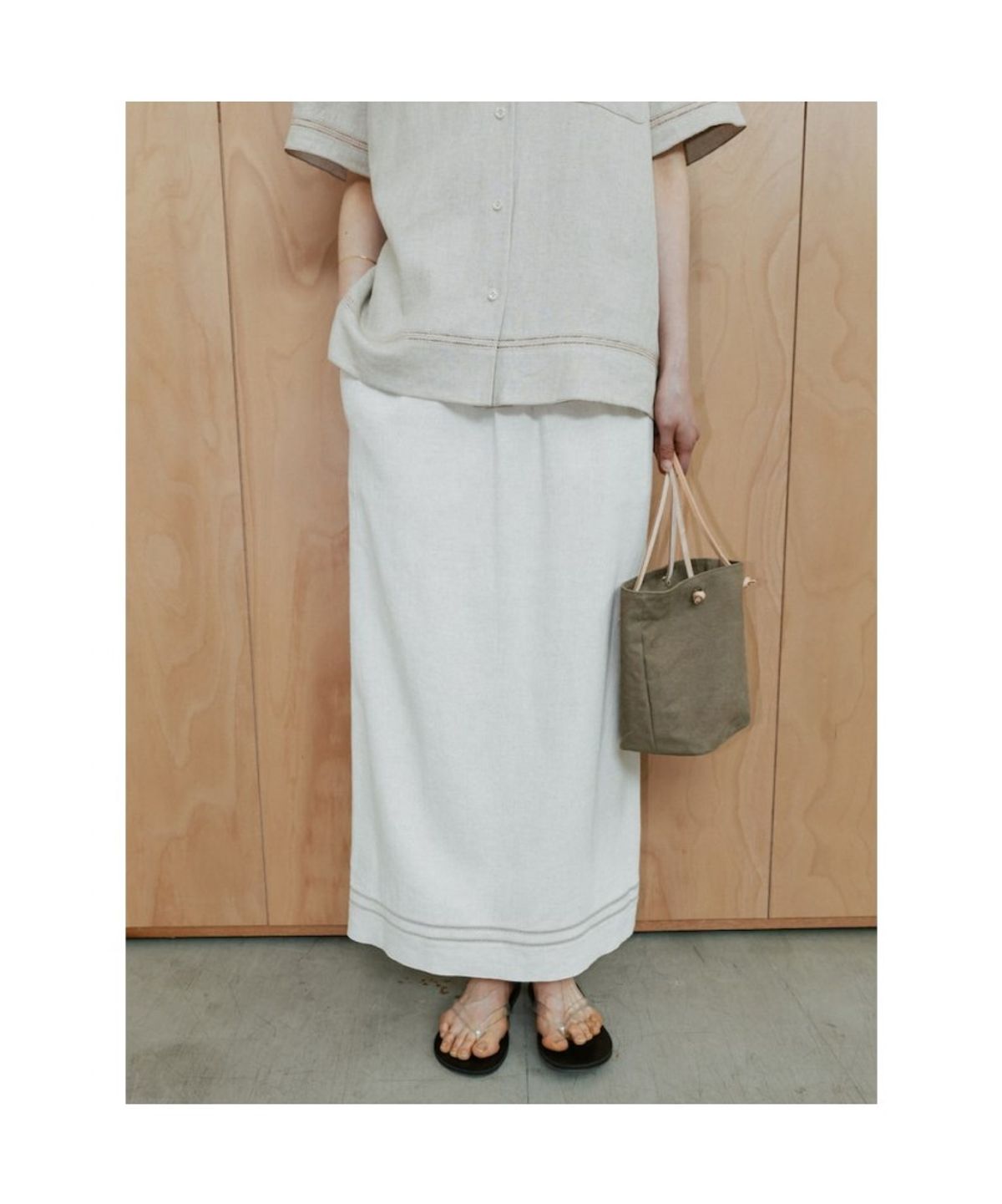 디애퍼처(THE APERTURE) Loic H Line Skirt  Ivory (TA6427A040)