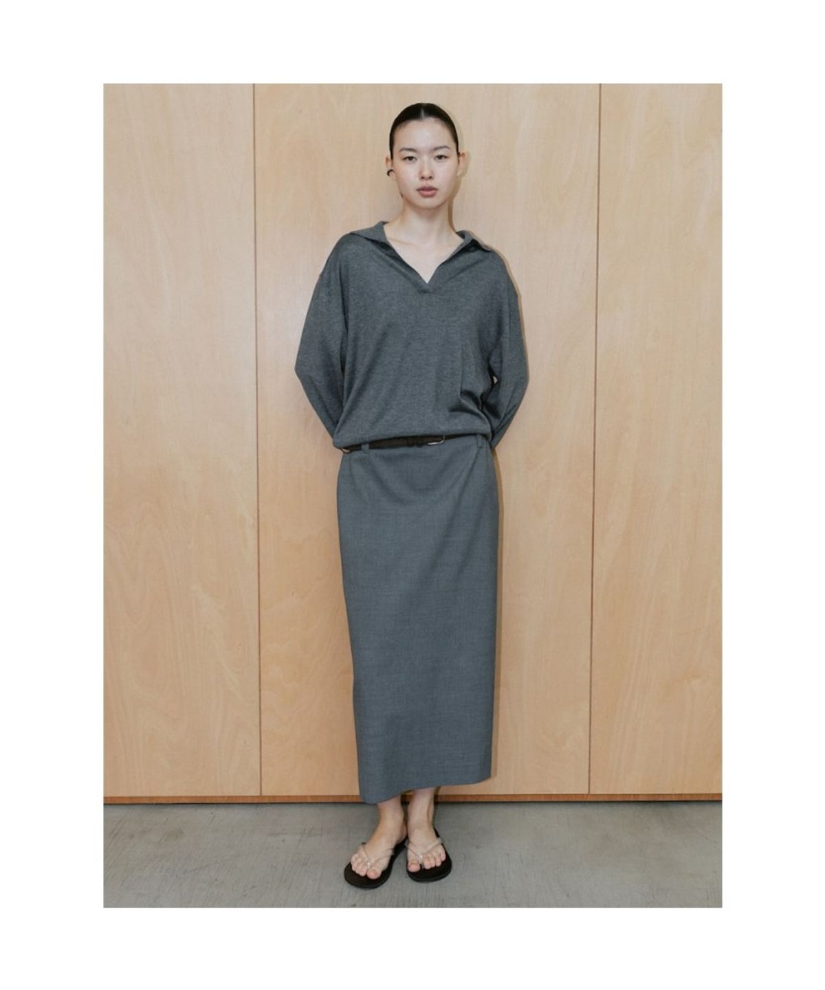 디애퍼처(THE APERTURE) Jo Midi H Line Skirt  Grey (TA6427A123)