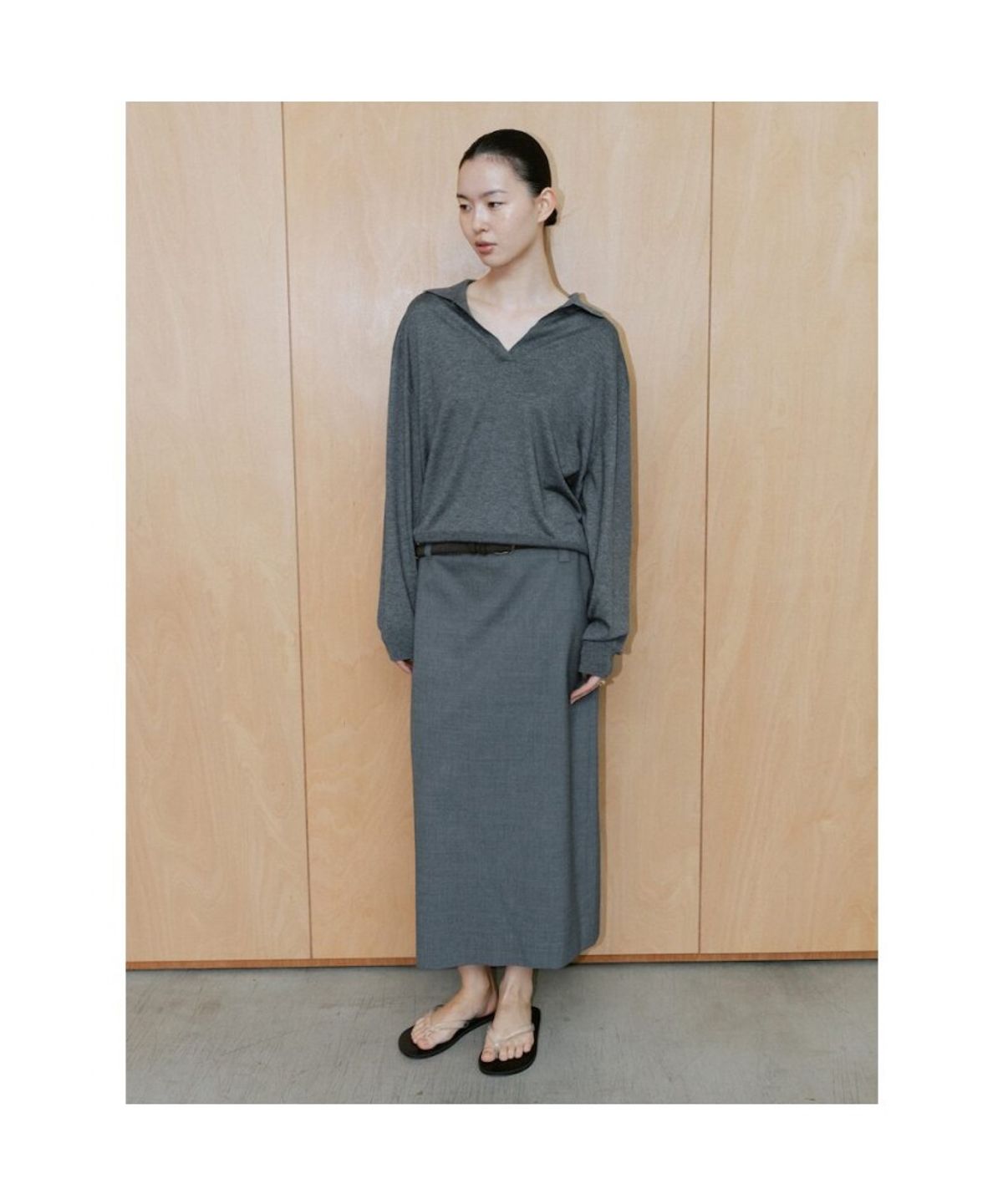 디애퍼처(THE APERTURE) Jo Midi H Line Skirt  Grey (TA6427A123)