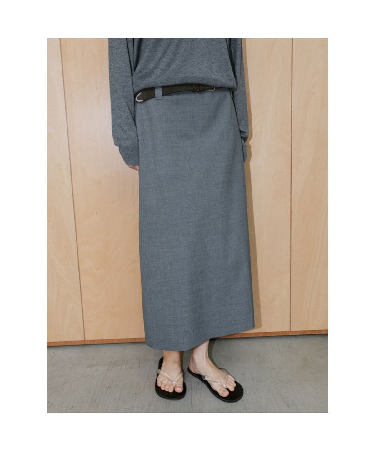 디애퍼처(THE APERTURE) Jo Midi H Line Skirt  Grey (TA6427A123)