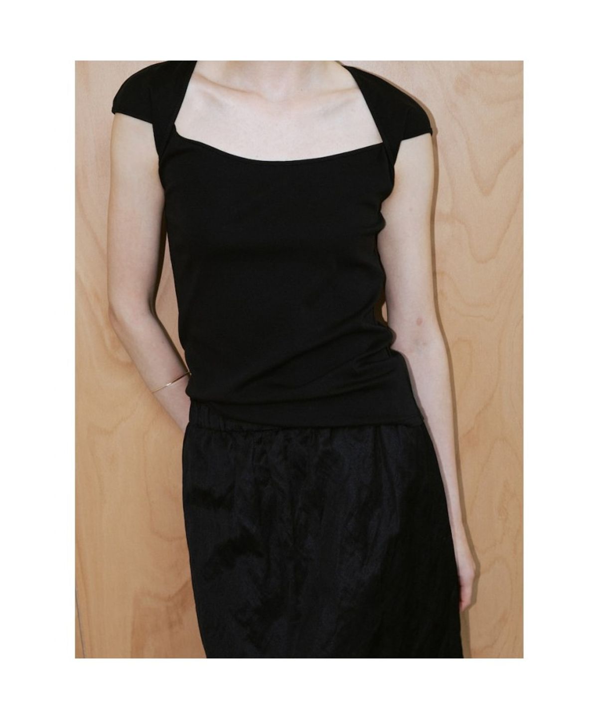 디애퍼처(THE APERTURE) Kyle TShirt  Black (TA6742A045)