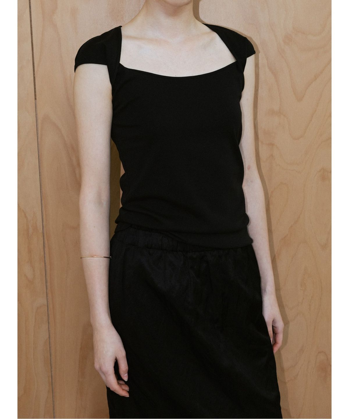 디애퍼처(THE APERTURE) Kyle TShirt  Black (TA6742A045)