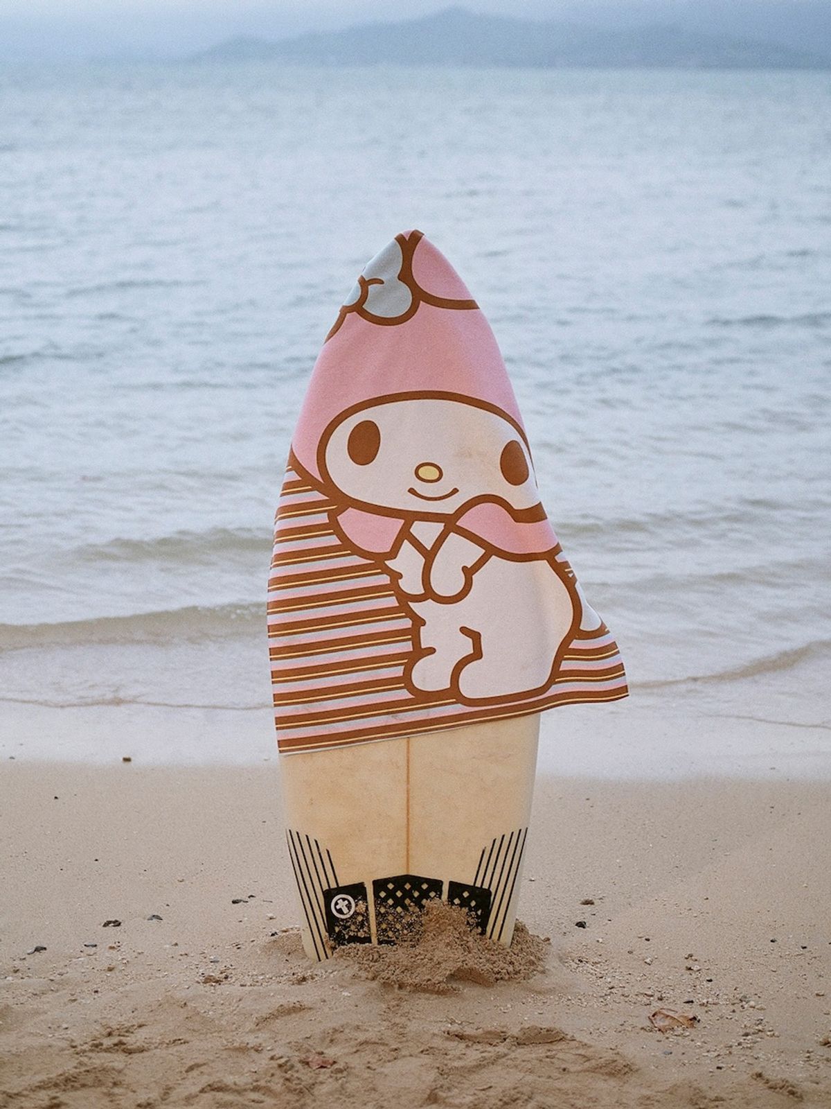 글로니(GLOWNY) GLOWNY X MY MELODY BEACH TOWEL (PINK)