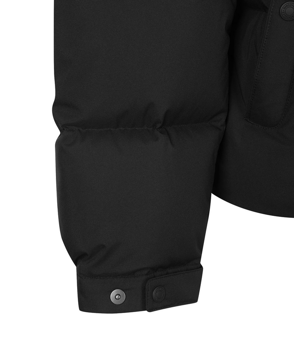 디스커버리 익스페디션(DISCOVERY EXPEDITION) 유니 반슬리 다운 숏패딩 (BLACK)