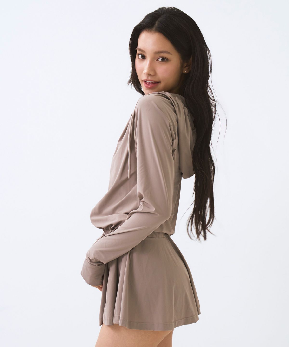 소냐레바이(SOGNAREBY) 레브 원피스 래쉬가드 애쉬 브라운