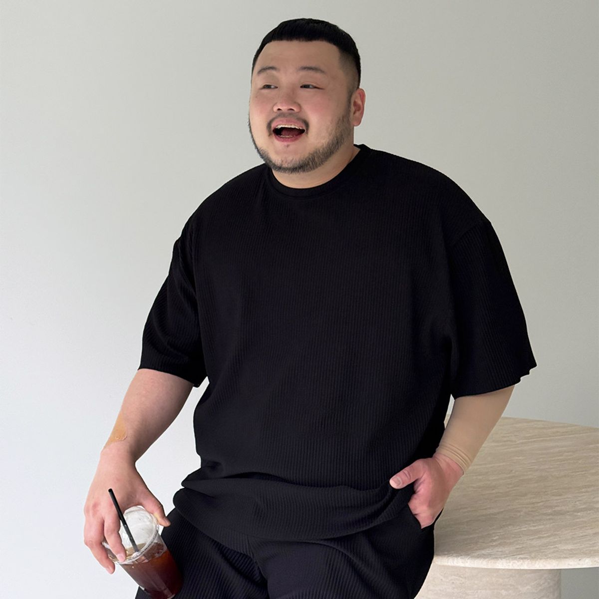 바이모노(BYMONO) [빅사이즈 XL-6XL] 모노 찰랑찰랑 플리츠 반팔티