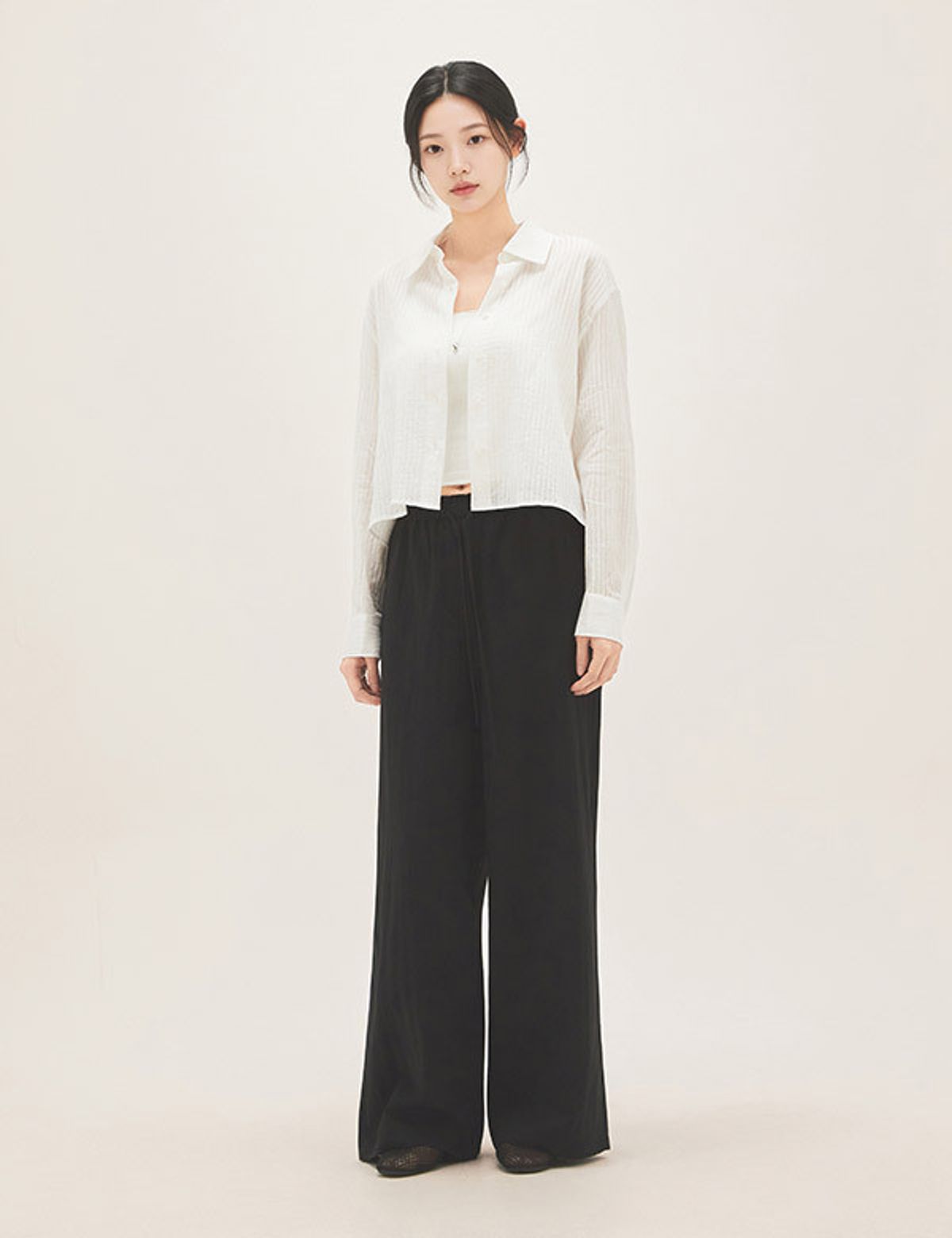 로엠(ROEM) 풀밴딩 와이드 팬츠 RMTWG37R16