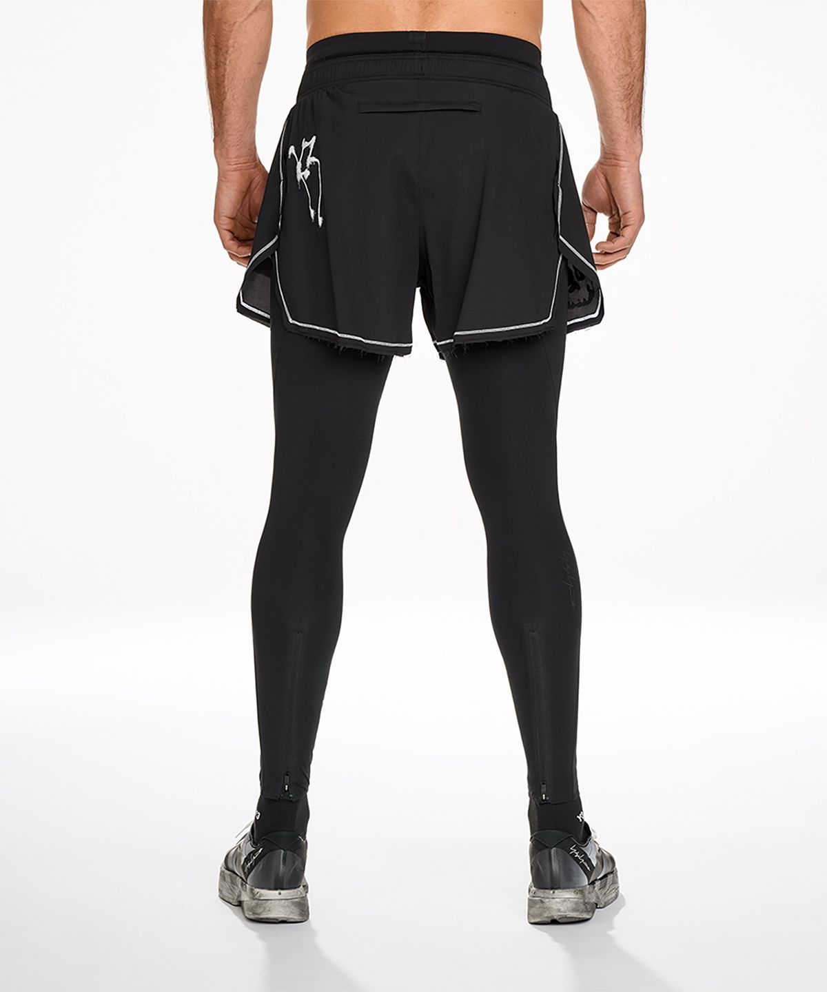 와이쓰리(Y-3) (M) 치토 GFX 러닝 쇼츠 블랙 M GFX RUN SHRTS BLACK