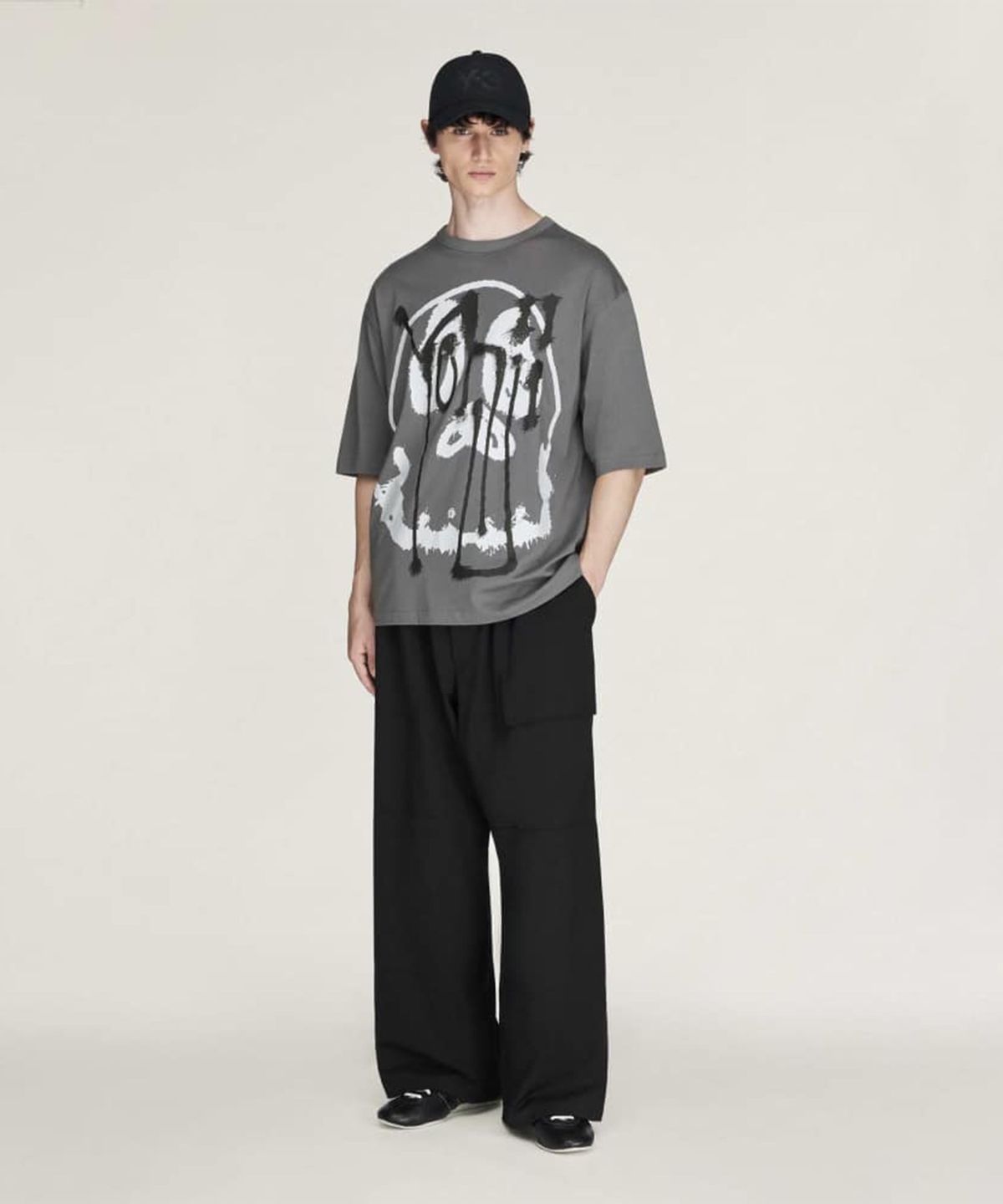 와이쓰리(Y-3) (U) 치토 스컬 GFX 숏 슬리브 티셔츠 그레이 SKULLGFX SS TEE GREY FIVE