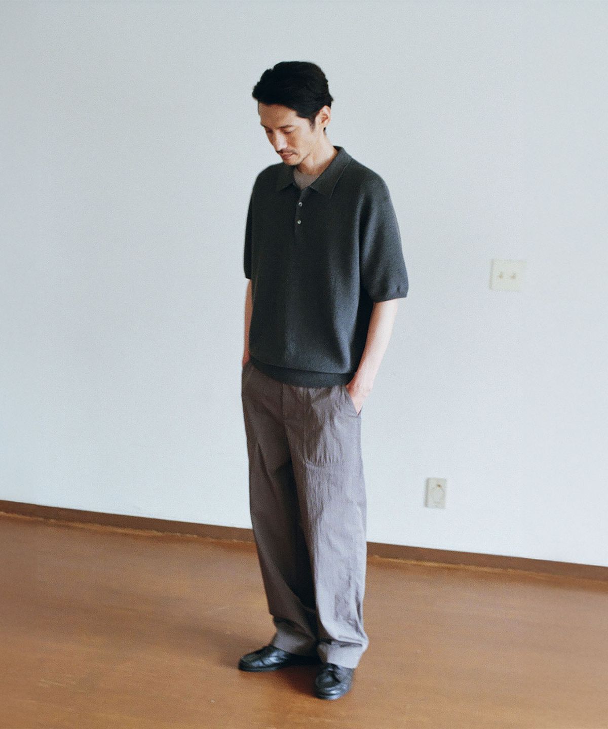 블랭크룸(BLANKROOM) 토렌 폴로 니트_CHARCOAL