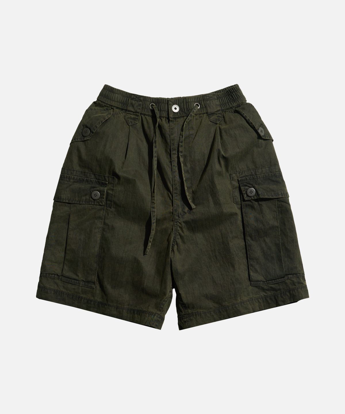 미드업데이트(MIDUPDATE) Two-Tuck Pleated Cargo Shorts green