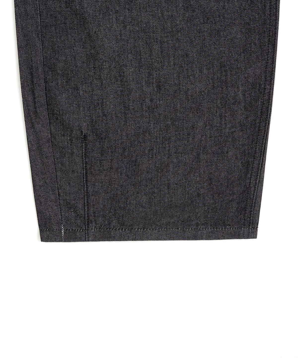 토피(TOFFEE) [여름 기획 원단] 커브드 배럴 데님 팬츠 (BLACK)