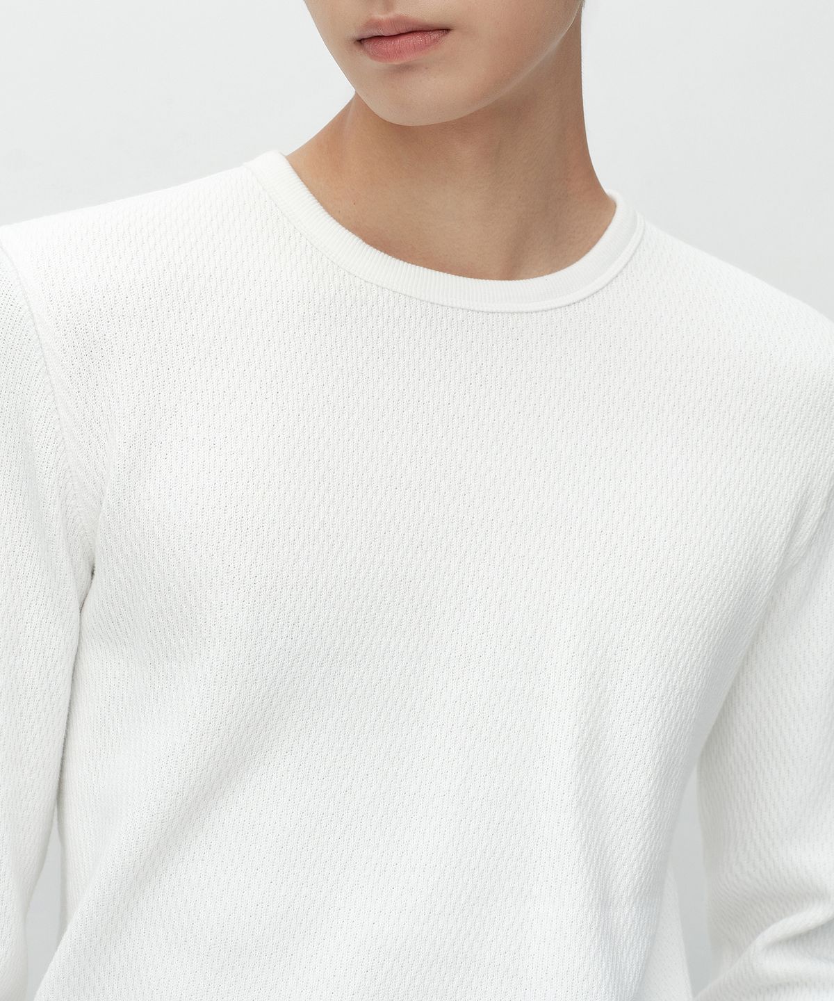 무신사 스탠다드(MUSINSA STANDARD) 써멀 베이식 크루 넥 긴소매 티셔츠 [아이보리]
