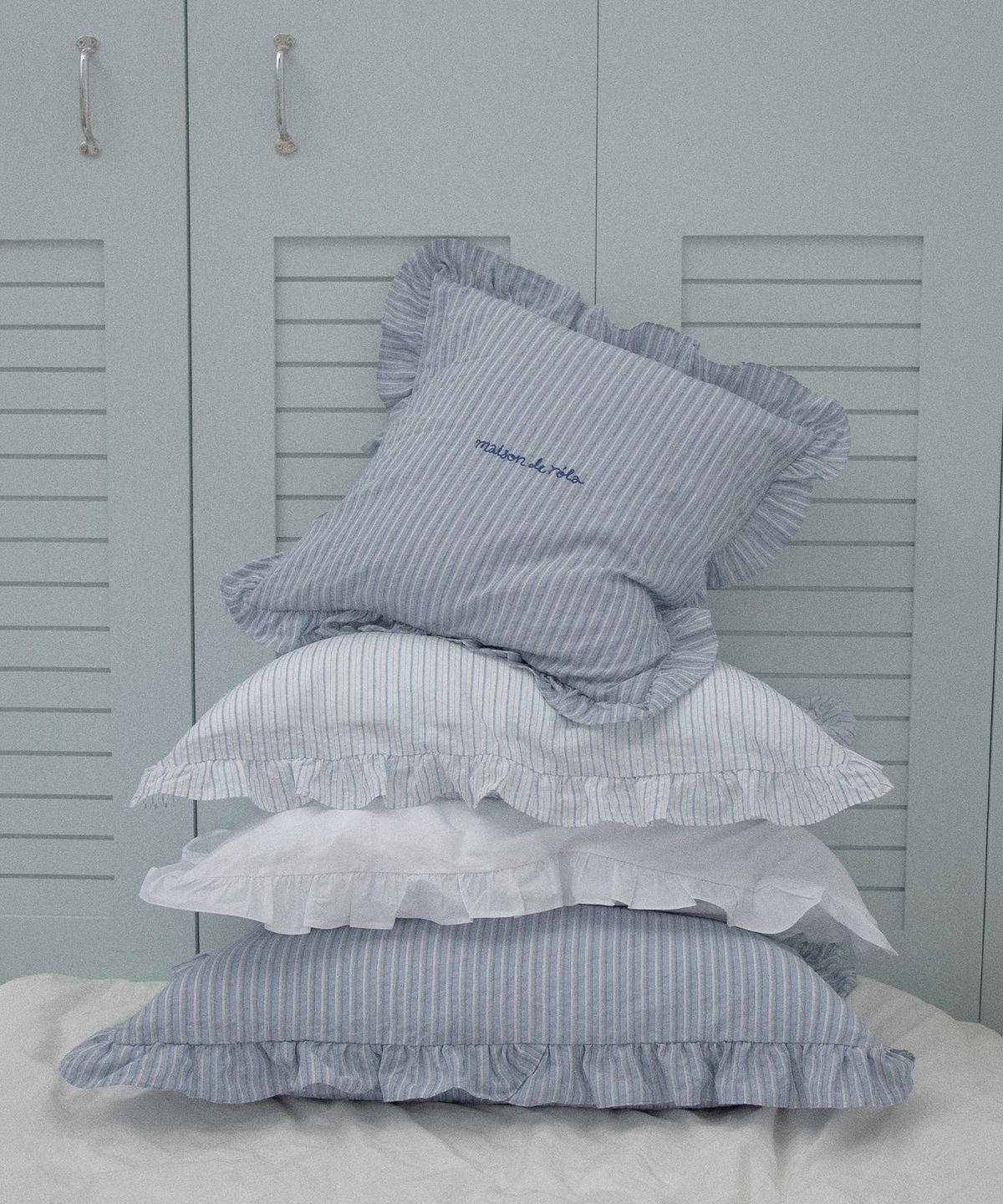 로라로라(ROLAROLA) STRIPE CUSHION SKY