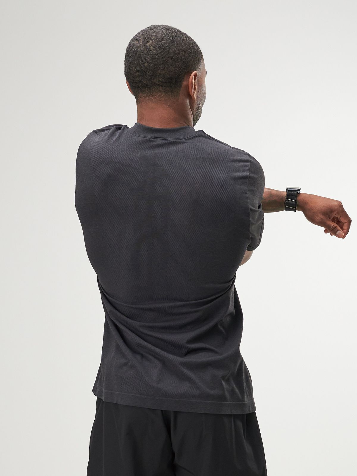 시그마스(SIGMAS) Momentum Seamless T-shirt (Black)