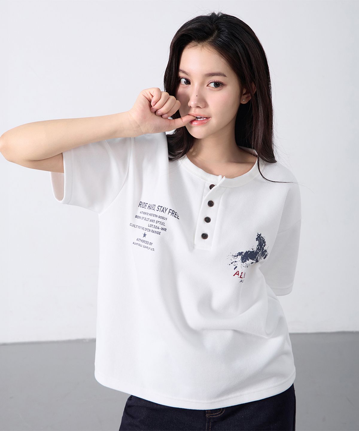 앨빈클로(ALVINCLO) RIDE HARD 헨리넥 크롭핏 반팔티 AST3680 (2COLOR)