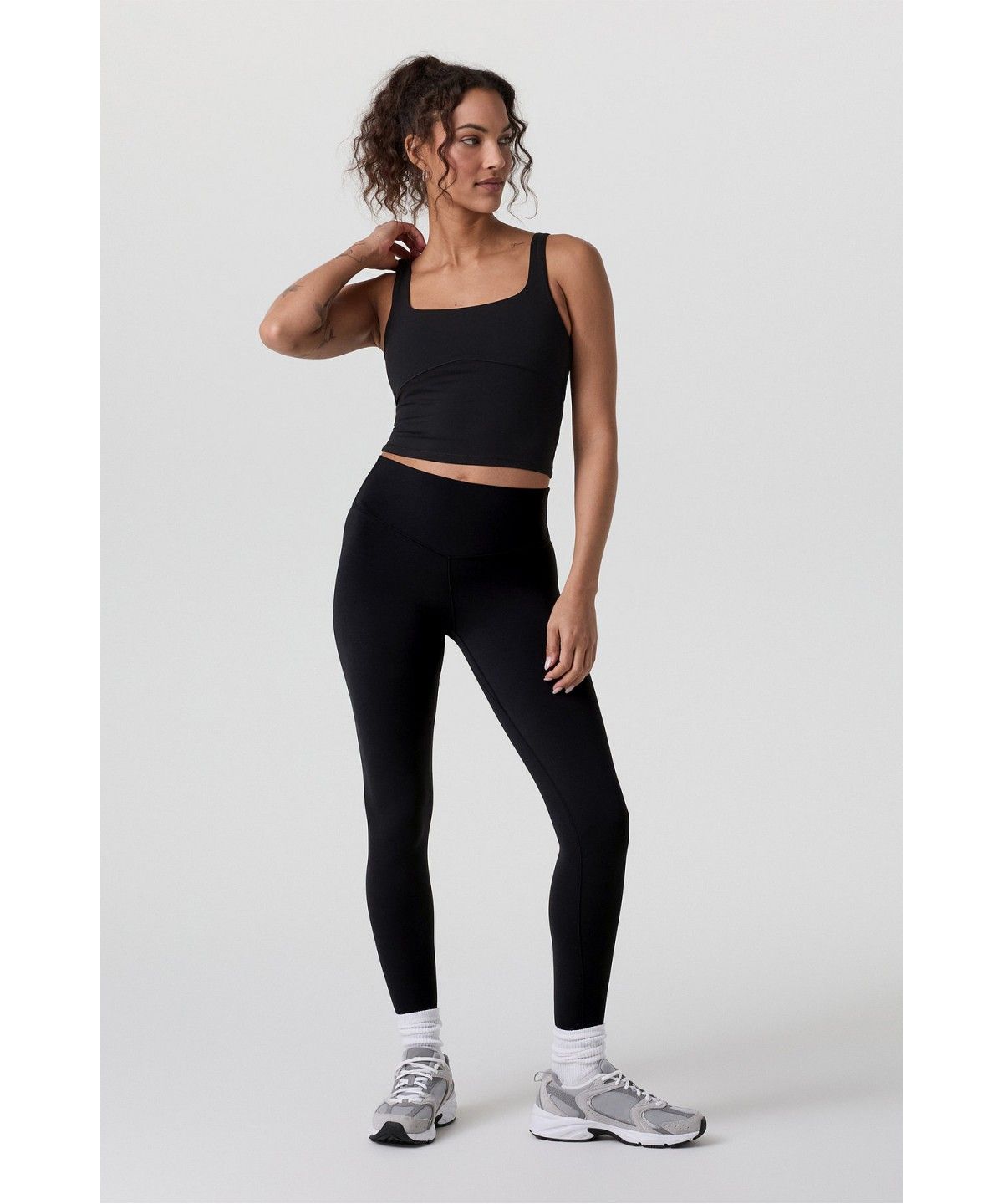 뷰오리(VUORI) [여성] 뷰오리 올더폼 탱크_블랙 _VR26322001