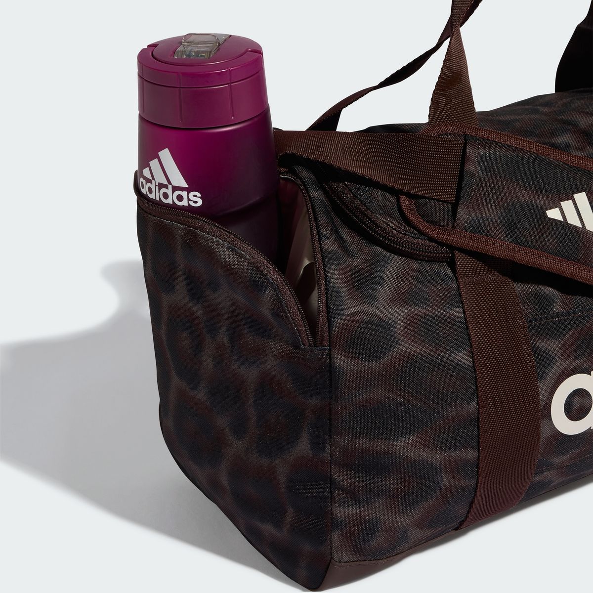 아디다스(ADIDAS) 아디다스 리니어 그래픽 더플 백 스몰 KD2179
